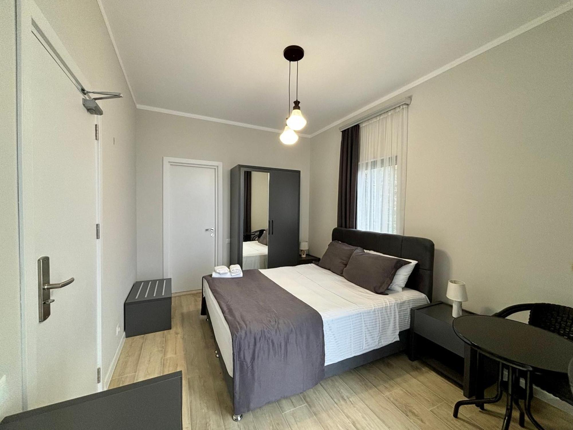 Hillside Inn Batumi Exterior photo